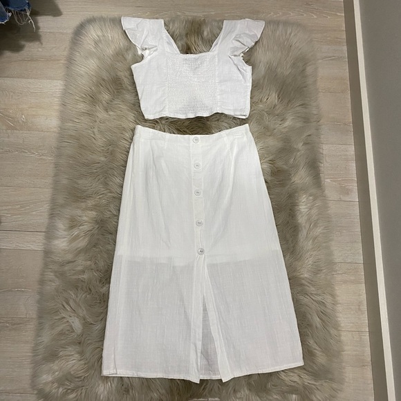 Twist Front Plunging Neck Crop Top & Skirt - Picture 2 of 2